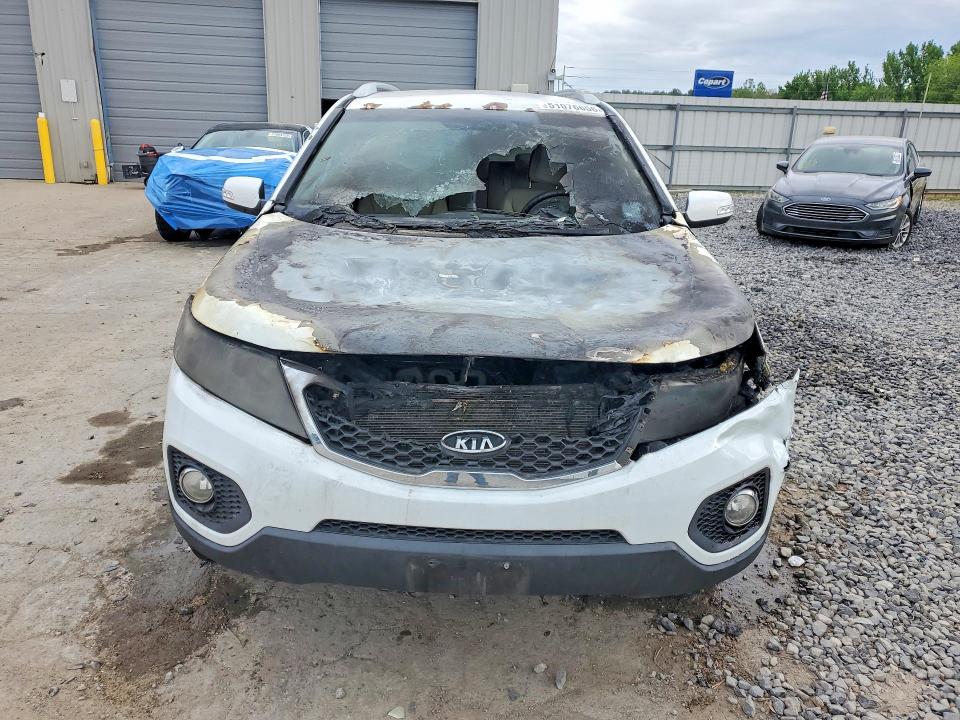2011 Kia Sorento VIN 5XYKT3A11BG164203 COPART salvage auction — ENGINE BURN, Tn - Non-Repairable Certificate, sold $200 on 2026-07-02 (photo 5)