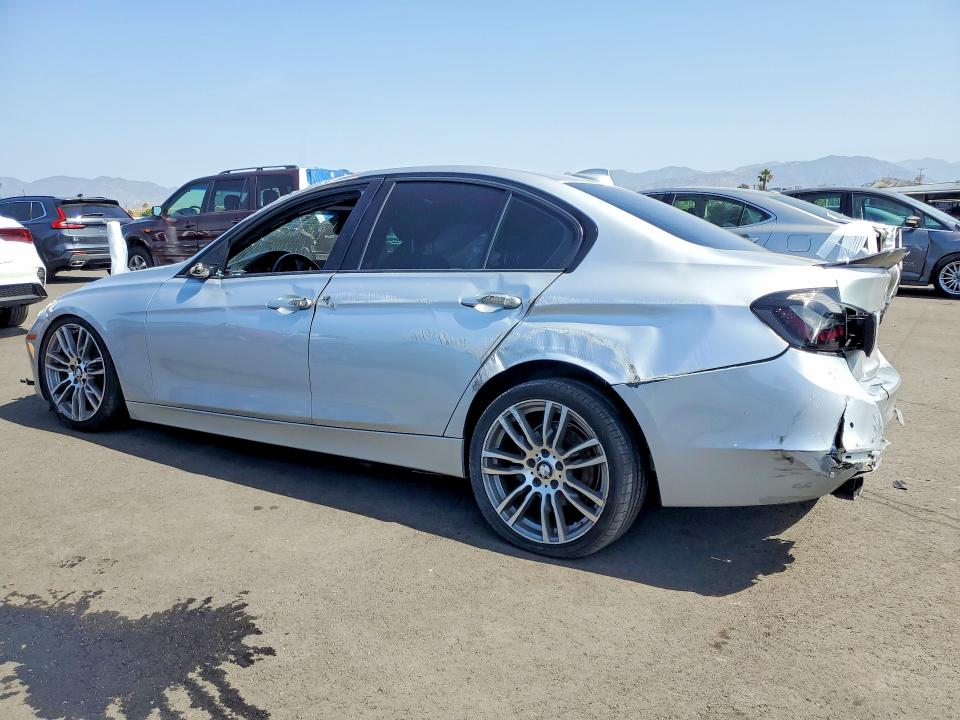 2013 BMW 3er VIN WBA3A5C55DF603119 COPART salvage auction — ROLLOVER, Salvage Title, sold $225 on 2026-07-15 (photo 2)