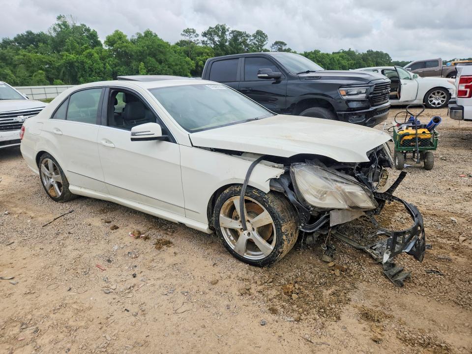 2010 Mercedes-benz E-klasse VIN WDDHF8HB2AA055475 COPART salvage auction — WATER/FLOOD, AL - CERT OF TITLE-FLOOD SALVAGE, sold $525 on 2026-08-04 (photo 4)