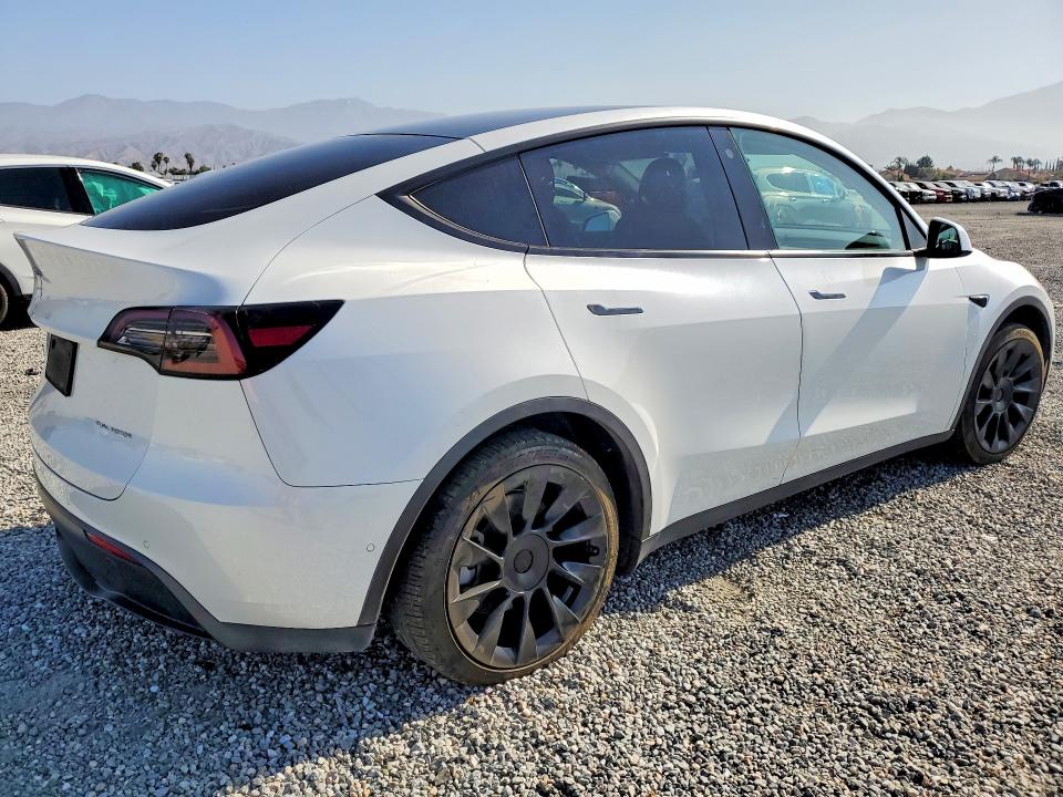 2022 Tesla VIN 7SAYGAEEXNF404184 COPART salvage auction — SIDE, CA, sold $12,300 on 2026-07-15 (photo 3)