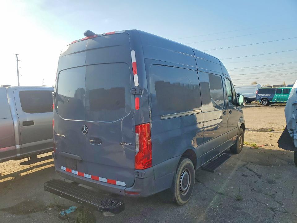 2019 Mercedes-benz Sprinter VIN WD4PF0CD7KP039843 COPART salvage auction — MECHANICAL, Wa - Vehicle Cert Of Ownership-Titl, sold $13,200 on 2026-07-08 (photo 3)