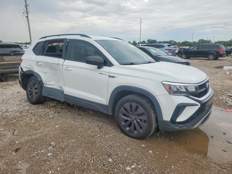 2022 Volkswagen Taos VIN 3VVCX7B20NM078624 COPART salvage auction — SIDE, Tx - Salvage Vehicle Title, sold $5,800 on 2026-07-02 (photo 4)