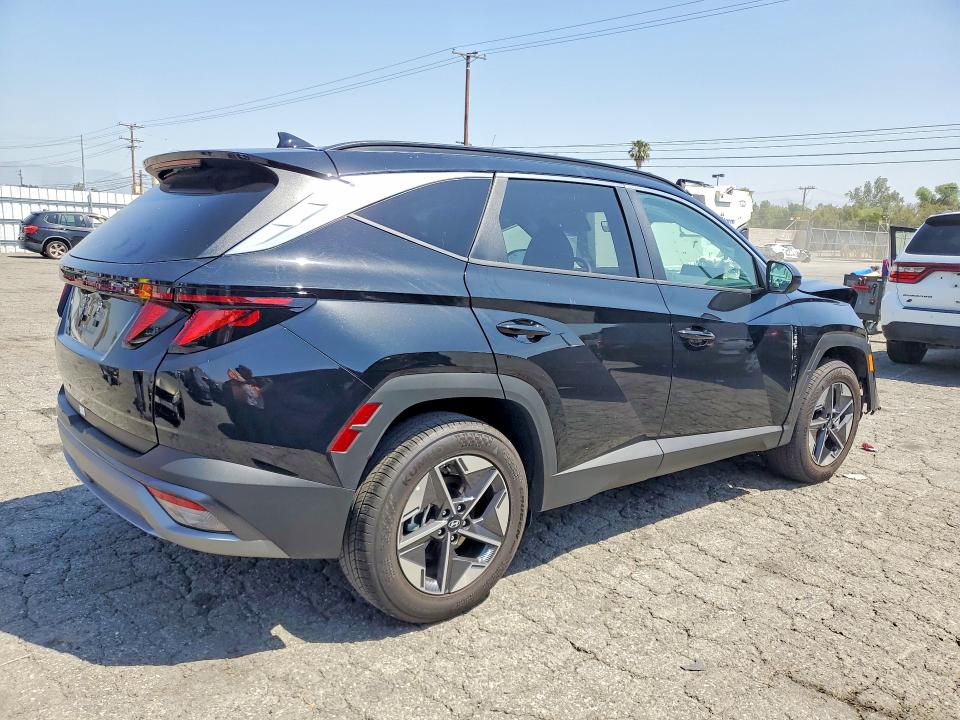 2026 Hyundai Tucson VIN 5NMJB3DE1TH678055 COPART salvage auction — NORMAL WEAR, FL - CERT OF TITLE SLVG REBUILDABLE (P), sold $9,500 on 2026-07-30 (photo 3)