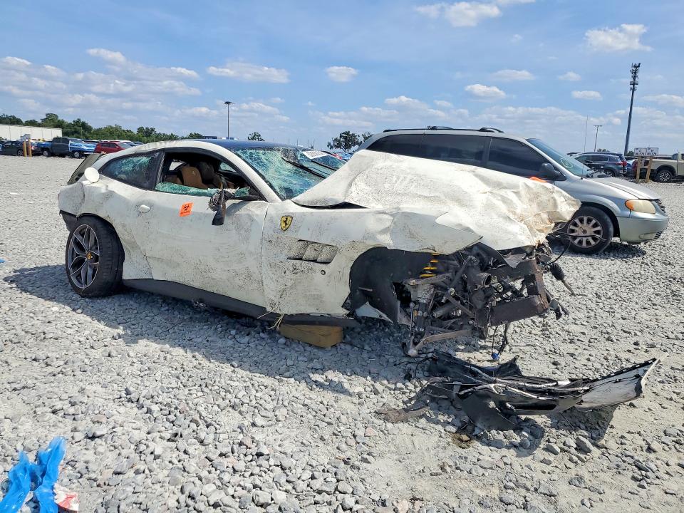 2018 Ferrari Gtc 4 lusso t VIN ZFF82YNAXJ0232346 COPART salvage auction — ALL OVER, FL - CERT OF TITLE SLVG REBUILDABLE, sold $15 on 2026-07-29 (photo 4)