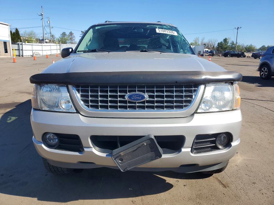 2005 Ford Explorer VIN 1FMDU75W95UA45543 COPART salvage auction — ROLLOVER, CT - CERT OF TITLE-SALVAGE, sold $450 on 2026-07-02 (photo 5)