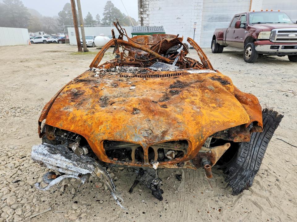 2001 BMW 3 series VIN WBABS534X1JU80877 COPART salvage auction — BURN, Md - Cert Of Salvage > 75% Damage, sold $225 on 2026-07-07 (photo 5)