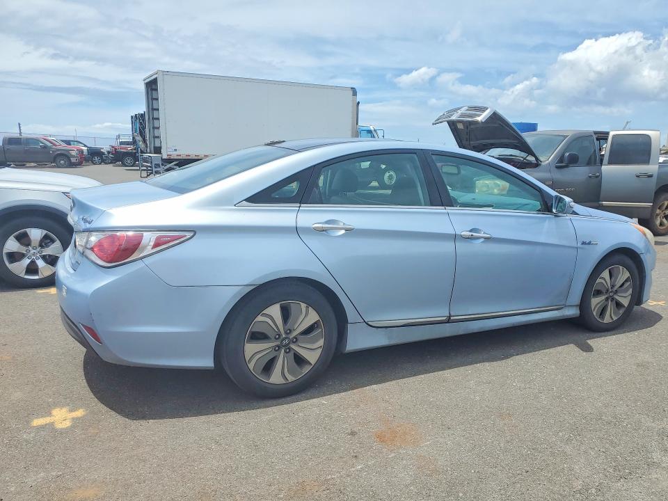 2014 Hyundai Sonata VIN KMHEC4A43EA106638 COPART salvage auction — FRONT END, Hi - Certificate Of Title, sold $2 on 2026-07-20 (photo 3)