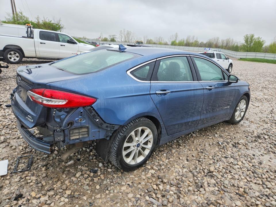2019 Ford Fusion VIN 3FA6P0MU5KR147684 COPART salvage auction — ALL OVER, MI - CERTIFICATE OF TITLE, sold $1,800 on 2026-07-02 (photo 3)