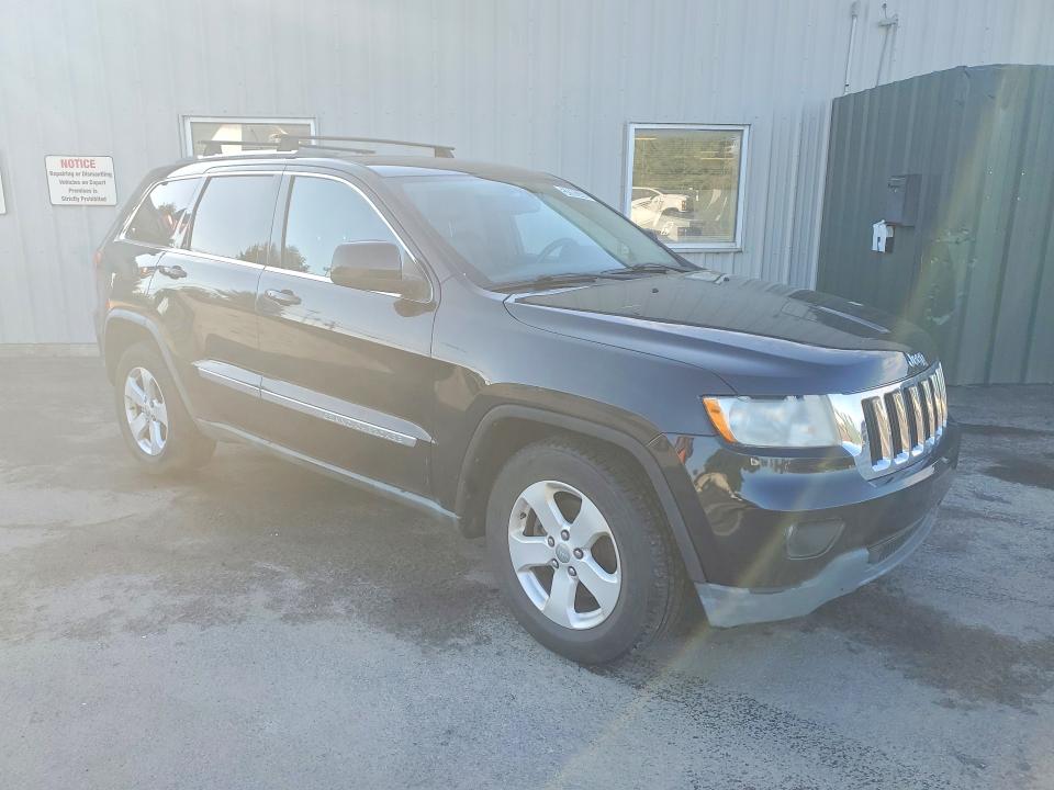 2011 Jeep Grand cherokee VIN 1J4RR4GG2BC657630 COPART salvage auction — MINOR DENT/SCRATCHES, Wv - Certificate Of Title, sold $425 on 2026-07-06 (photo 4)
