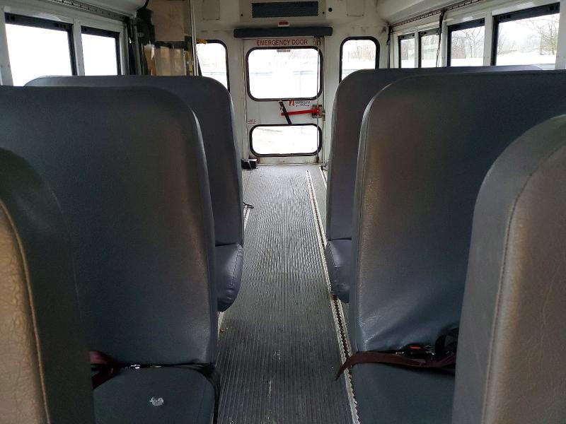 2015 Thomas Minotour g4500 VIN 1GB6G5BGXF1147110 COPART salvage auction — NORMAL WEAR, NY - CERTIFICATE OF TITLE, sold $2,050 on 2026-08-31 (photo 6)