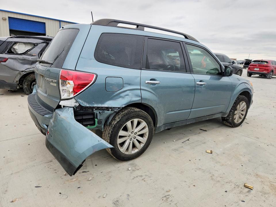2013 Subaru Forester VIN JF2SHAFC7DH424437 COPART salvage auction — SIDE, Tx - Salvage Vehicle Title, sold $1,650 on 2026-07-17 (photo 3)
