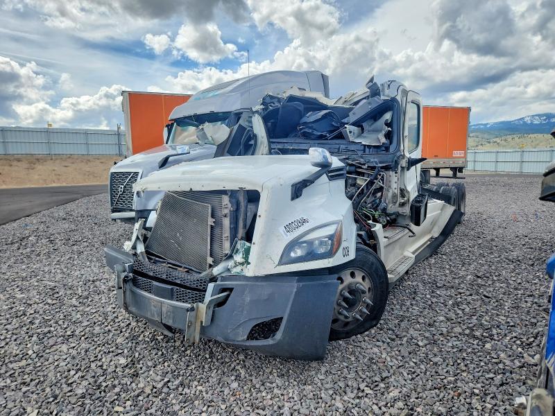 2021 Freightliner Cascadia 126 VIN 3AKJHHDR1MSME6353 COPART salvage auction — ROLLOVER, CA - NON-REPAIRABLE VEHICLE CERT, sold $50 on 2026-07-09 (photo 2)