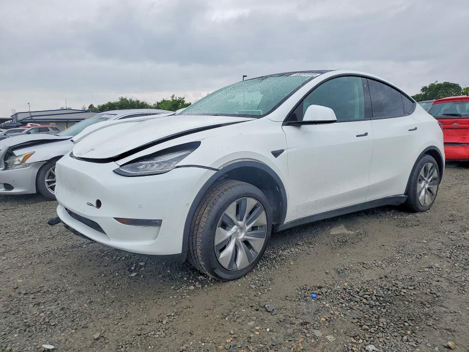 2021 Tesla Model y VIN 5YJYGAEE4MF258540 COPART salvage auction — FRONT END, CA - SALVAGE CERTIFICATE, sold $6,100 on 2026-07-25 (photo 1)