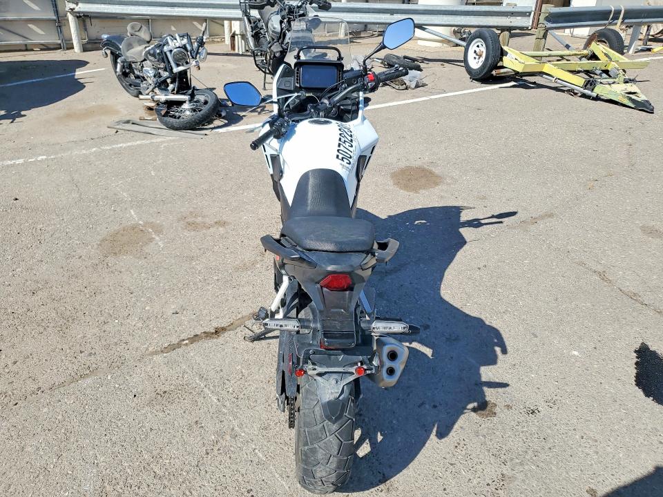 2025 Honda Cb VIN MLHPC7254S5100175 COPART salvage auction — SIDE, Id - Salvage Certificate Of Title, sold $1,450 on 2026-07-02 (photo 4)