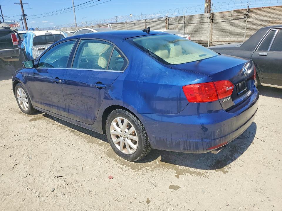 2014 Volkswagen Jetta VIN 3VWD17AJ1EM376593 COPART salvage auction — MINOR DENT/SCRATCHES, CA, sold $500 on 2026-08-17 (photo 2)