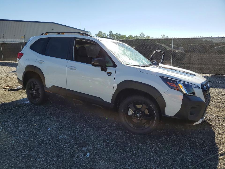 2025 Subaru Forester VIN JF2SKAHC6SH406247 COPART salvage auction — SIDE, Sc - Cert Of Title-Salvage, sold $9,800 on 2026-07-08 (photo 4)
