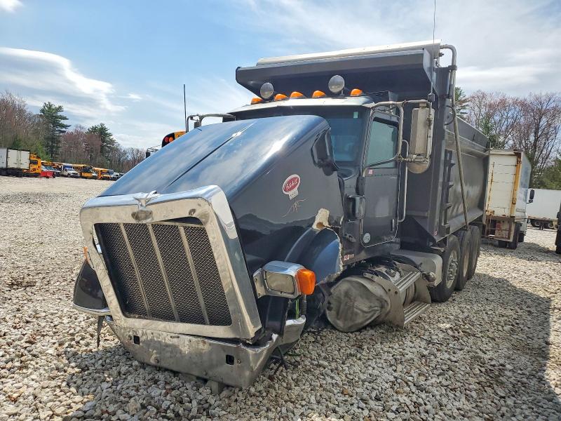 2014 Peterbilt 365 VIN 1NPSXPEX6ED235580 COPART salvage auction — ROLLOVER, ME - CERT OF TITLE-SALVAGE COLLISIO, sold $14,100 on 2026-08-06 (photo 2)