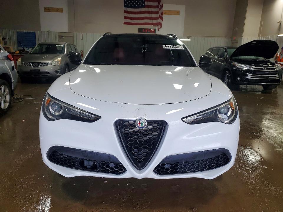 2020 Alfa romeo Stelvio VIN ZASPAKBN4L7C95848 COPART salvage auction — SIDE, Il - Salvage Certificate, sold $12,100 on 2026-07-09 (photo 5)