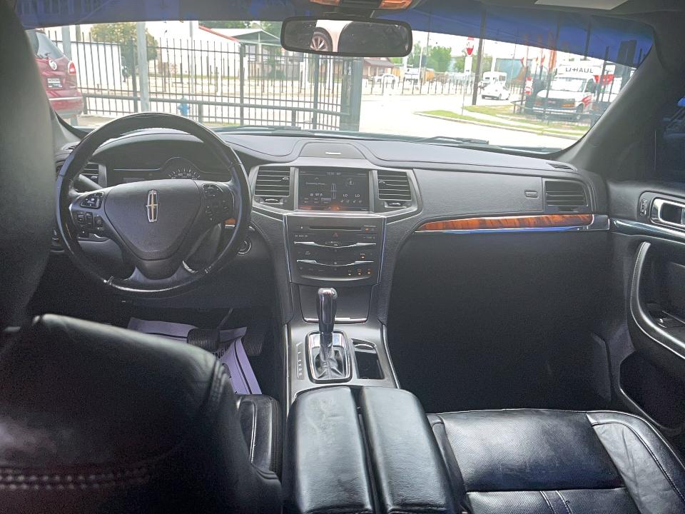 2013 Lincoln Mks VIN 1LNHL9DK8DG606388 COPART salvage auction — NORMAL WEAR, Tx - Certificate Of Title (P), sold $2,750 on 2026-07-09 (photo 9)
