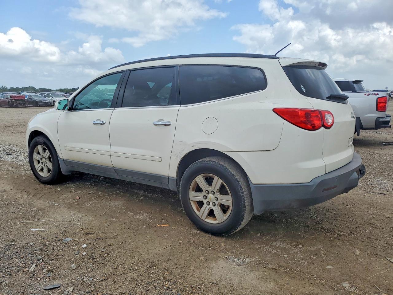 2012 Chevrolet Traverse VIN 1GNKRGED2CJ216750 COPART salvage auction — Front End, TX - SALVAGE VEHICLE TITLE, sold $725 on 2026-07-02 (photo 2)