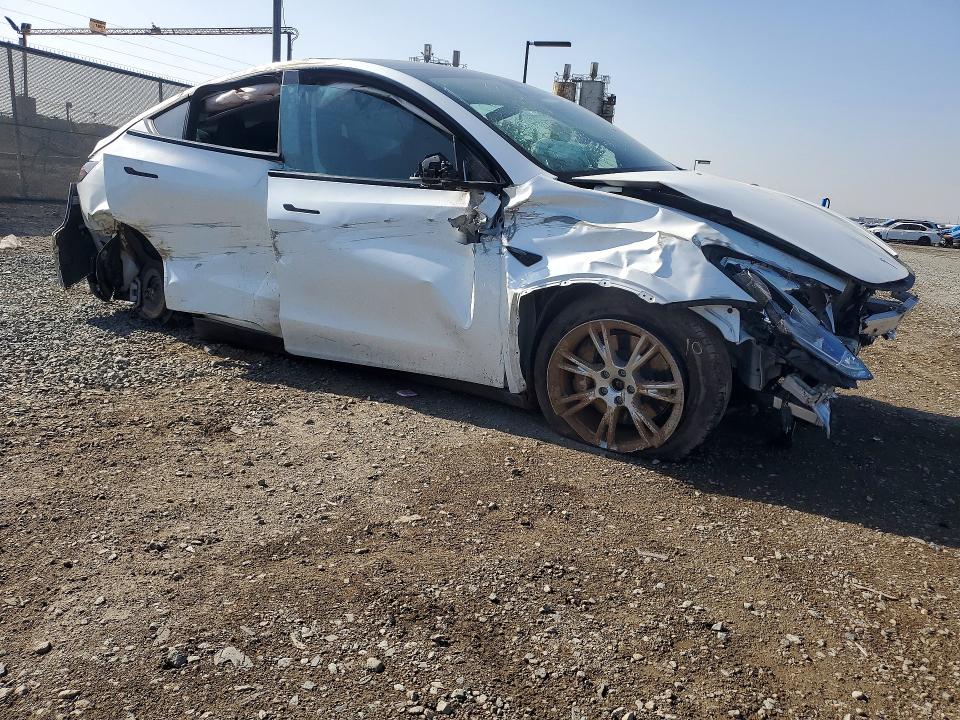 2020 Tesla Model y VIN 5YJYGDEE2LF053976 COPART salvage auction — FRONT END, Ca - Salvage Certificate, sold $3,450 on 2026-07-31 (photo 4)