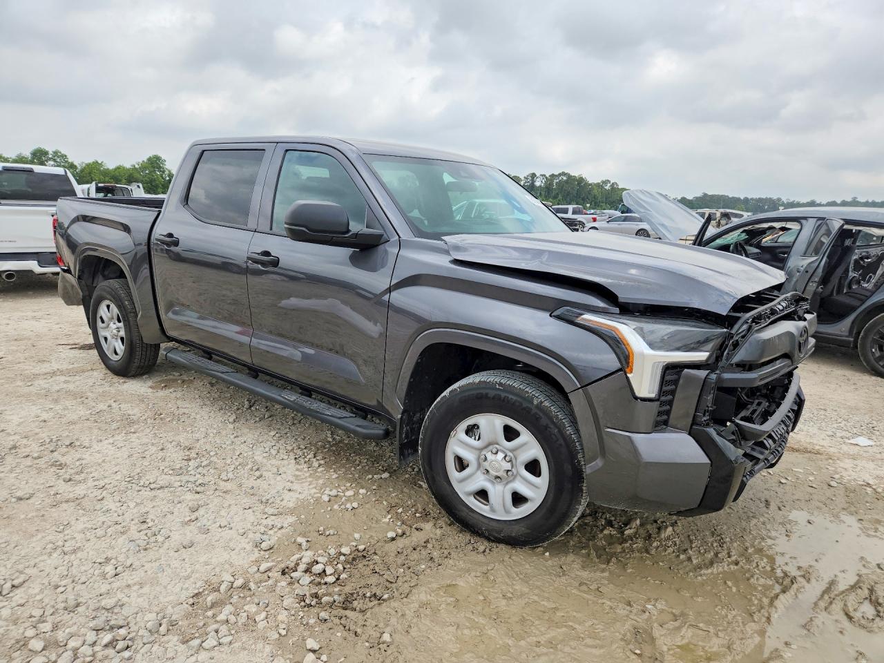2026 Toyota Tundra VIN 5TFKB5AB4TX052680 COPART salvage auction — Front End, TX - SALVAGE VEHICLE TITLE, sold $13,800 on 2026-05-12 (photo 4)