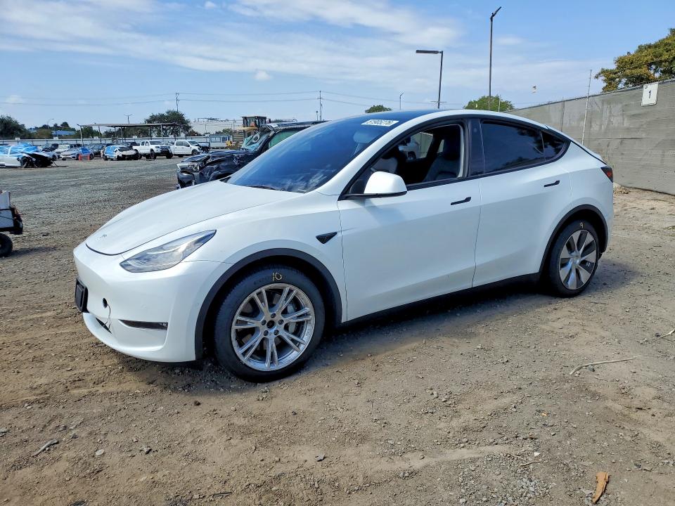 2022 Tesla Model y VIN 7SAYGAEE7NF466917 COPART salvage auction — REAR END, Ca - Non-Repairable Vehicle Cert, sold $125 on 2026-07-21 (photo 1)