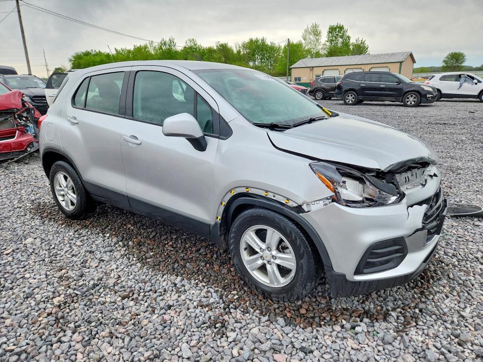 2018 Chevrolet Trax VIN KL7CJNSB8JB569042 COPART salvage auction — FRONT END, Il - Salvage Certificate, sold $3,100 on 2026-07-13 (photo 4)