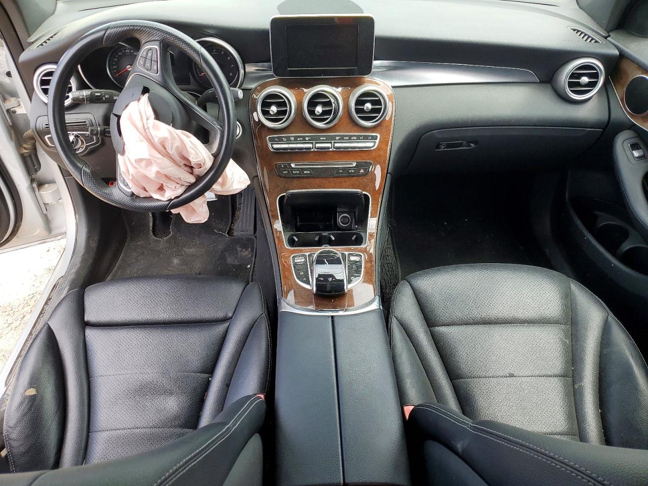 2016 Mercedes-Benz GLC-Class VIN WDC0G4JB1GF106154 COPART salvage auction — Minor Dent/Scratches, TX - CERTIFICATE OF TITLE, sold $4,550 on 2026-07-08 (photo 8)