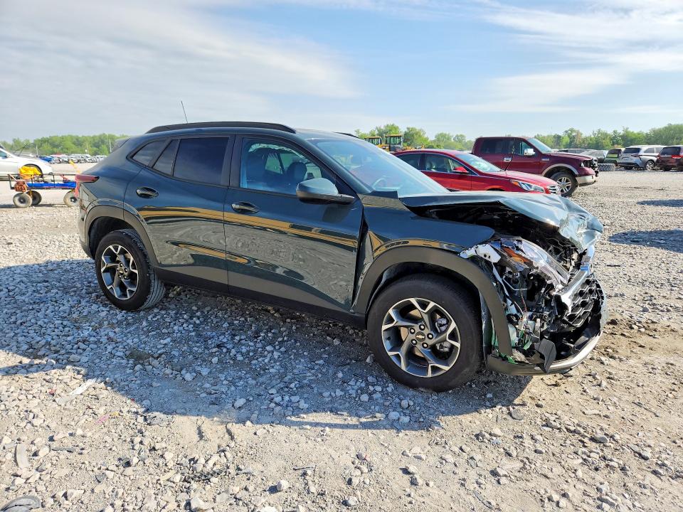 2025 Chevrolet Trax VIN KL77LHEP4SC219889 COPART salvage auction — FRONT END, Il - Salvage Certificate, sold $4,550 on 2026-07-06 (photo 4)
