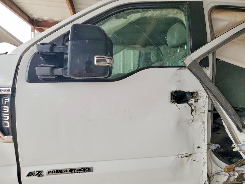 2022 Ford F350 VIN 1FT8W3BT0NED77464 COPART salvage auction — SIDE, Tx - Salvage Vehicle Title, sold $13,000 on 2026-07-30 (photo 7)