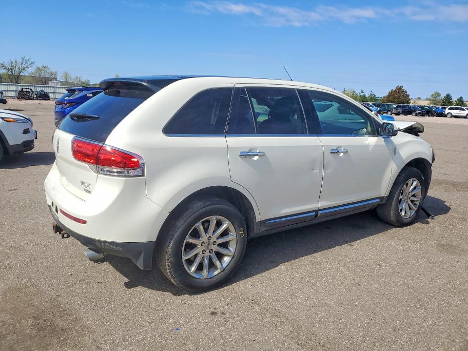 2013 Lincoln Mkx VIN 2LMDJ8JK1DBL40873 COPART salvage auction — FRONT END, Mn - Cert Of Title-Salvage, sold $625 on 2026-07-02 (photo 3)