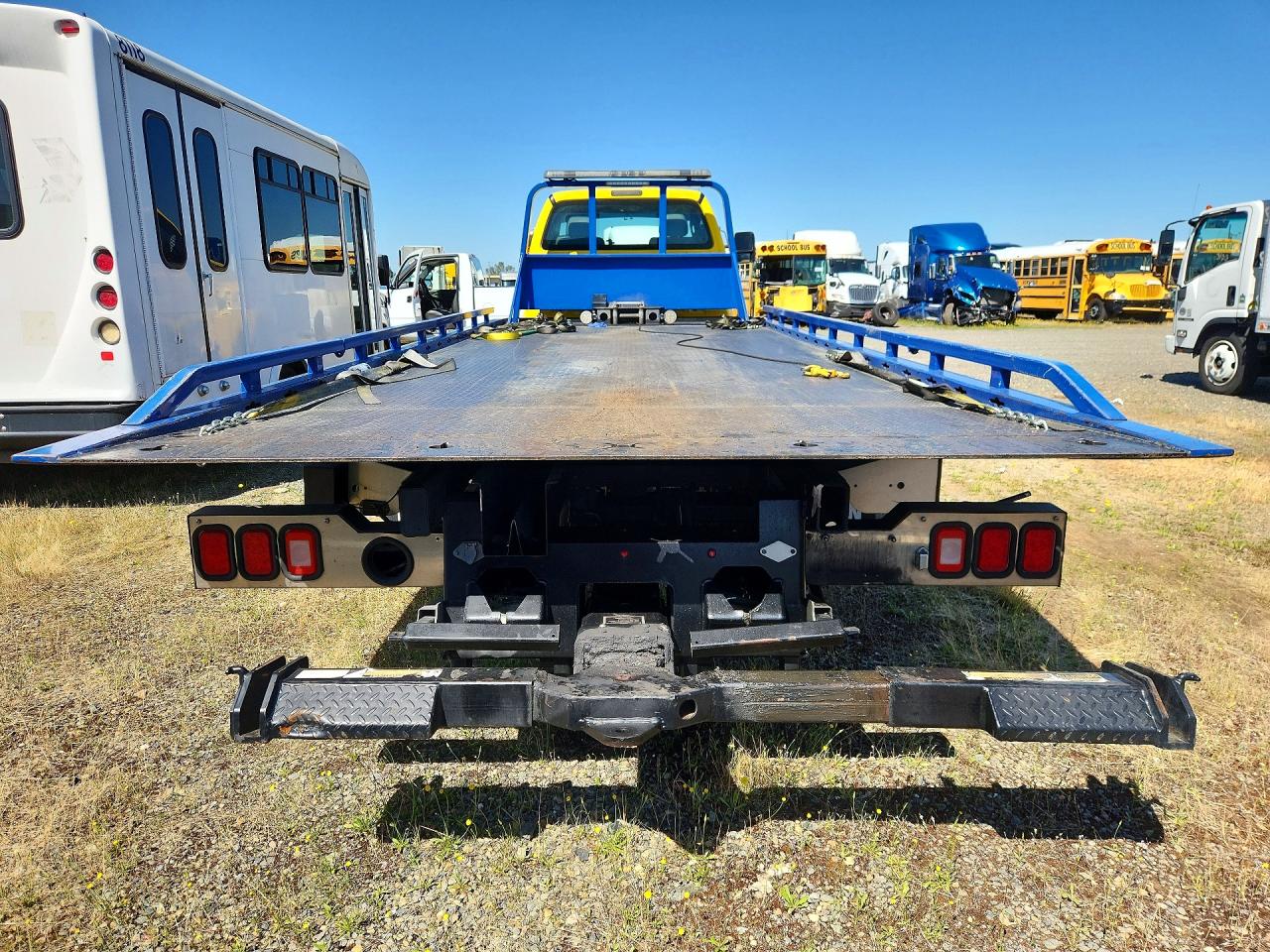 2022 Ford F-650 VIN 1FDWF6DC1NDF01040 COPART salvage auction — Mechanical, CA - DIS/DLR/EXP ONLY CLEAN TITLE (P), sold $20,200 on 2026-06-01 (photo 6)