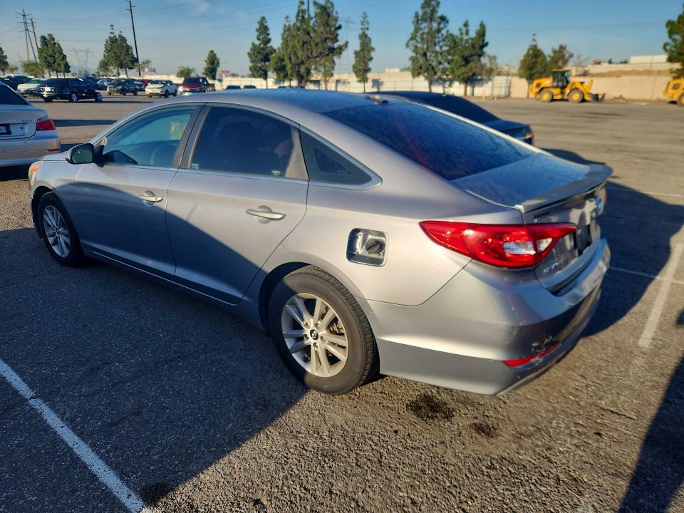 2015 Hyundai Sonata VIN 5NPE24AF3FH176286 COPART salvage auction — MINOR DENT/SCRATCHES, Ca - Dis/Dlr/Exp Only Clean Title, sold $750 on 2026-07-09 (photo 2)