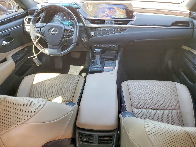2018 Lexus Is VIN 58AD11D14MU005227 COPART salvage auction — FRONT END, IL - SALVAGE CERTIFICATE, sold $11,000 on 2026-07-29 (photo 8)