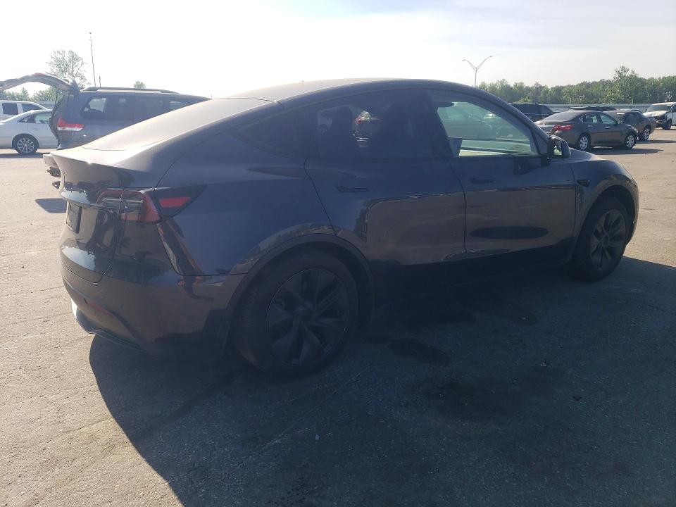 2025 Tesla Model y VIN 7SAYGDED6SA371234 COPART salvage auction — SIDE, Nc - Salvage Certificate Of Title, sold $375 on 2026-07-30 (photo 3)