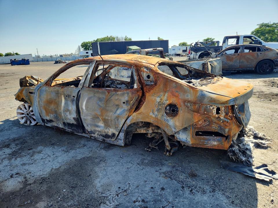 2018 Kia Optima VIN 5XXGT4L3XJG237498 COPART salvage auction — BURN, Ca - Non-Repairable Vehicle Cert, sold $200 on 2026-07-06 (photo 2)