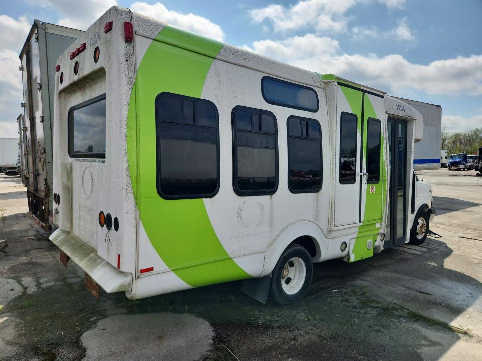 2013 Chevrolet Express 4500 VIN 1GB6G5BL7D1110641 COPART salvage auction — STRIPPED, Il - Certificate Of Title (P), sold $950 on 2026-07-08 (photo 3)