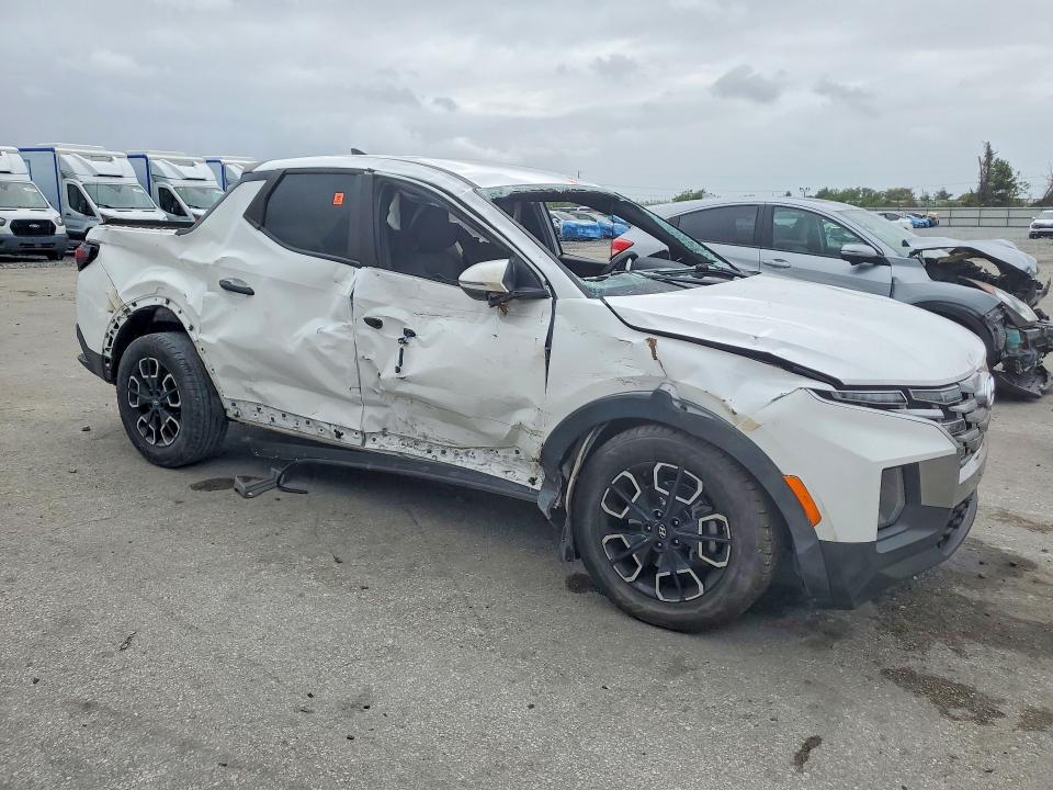 2024 Hyundai Santa cruz VIN 5NTJB4AE3RH088513 COPART salvage auction — SIDE, Fl - Certificate Of Destruction, sold $3,800 on 2026-07-15 (photo 4)