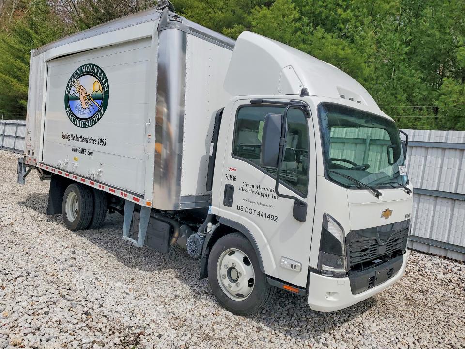 2025 Chevrolet Lcf 5500xd VIN JALEEW169S7P09063 COPART salvage auction — ROOF, Nh - Cert Of Title-Salvage, sold $10,200 on 2026-07-29 (photo 4)