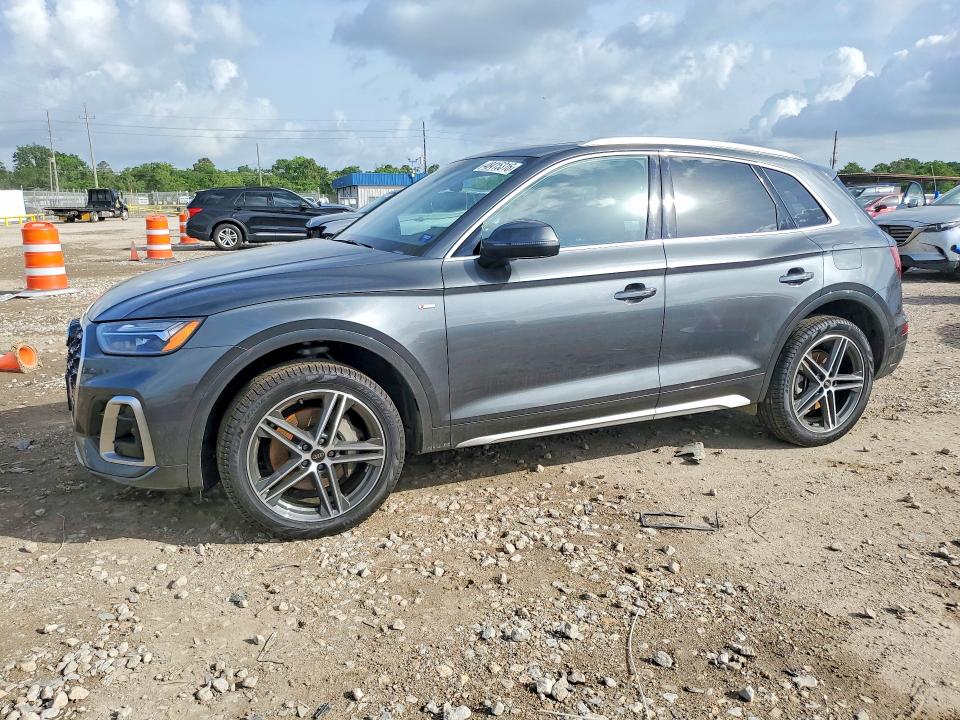2025 Audi Q5 VIN WA1E2AFY7S2015535 COPART salvage auction — WATER/FLOOD, Tx - Salvage Title-Flood Damage, sold $14,200 on 2026-07-09 (photo 1)