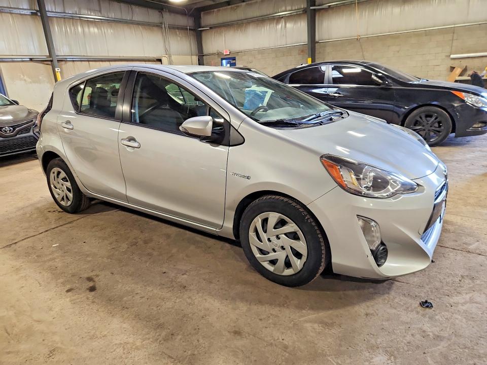2015 Toyota Prius VIN JTDKDTB31F1107034 COPART salvage auction — SIDE, Salvage Title, sold $2,450 on 2026-07-20 (photo 4)