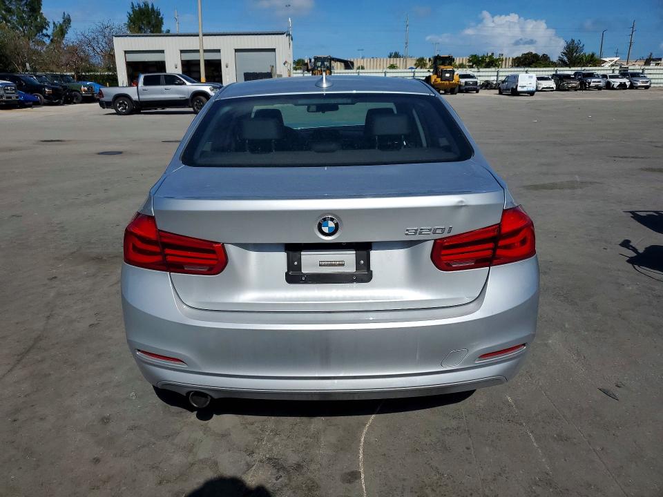 2018 BMW 3er VIN WBA8E1G59JNU92475 COPART salvage auction — FRONT END, Fl - Cert Of Title Slvg Rebuildable, sold $1,300 on 2026-08-02 (photo 6)