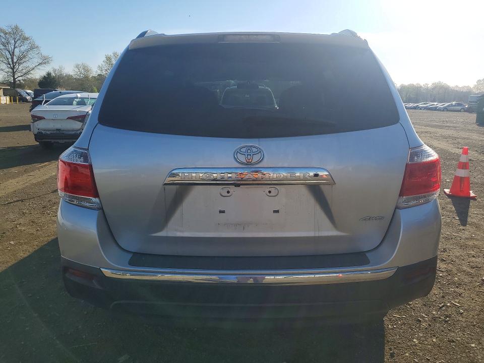 2013 Toyota Highlander VIN 5TDBK3EH6DS190554 COPART salvage auction — MINOR DENT/SCRATCHES, Salvage Title, sold $4,650 on 2026-07-29 (photo 6)