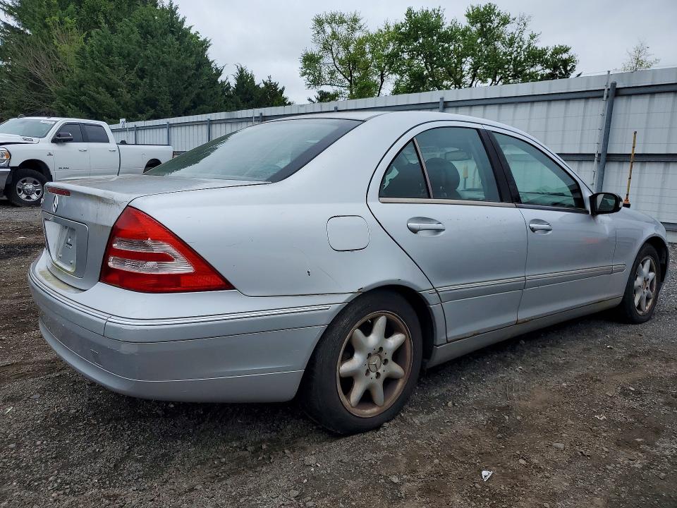 2004 Mercedes-benz C VIN WDBRF61J44E015303 COPART salvage auction — MECHANICAL, MD - PARTS ONLY-NO TITLE LETTER, sold $250 on 2026-08-17 (photo 3)