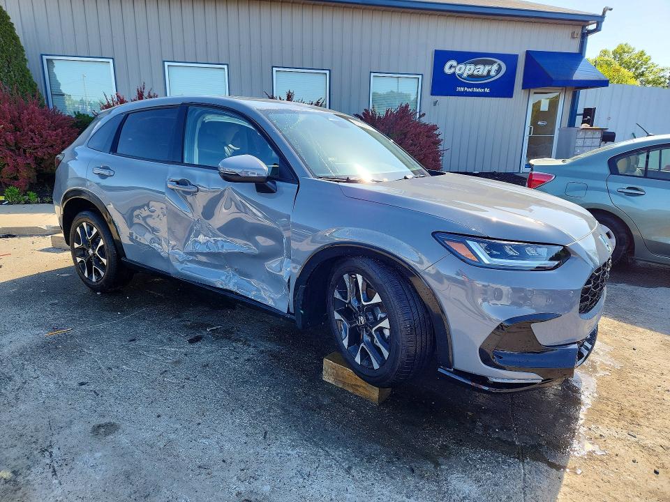 2026 Honda Hr-v VIN 3CZRZ2H75TM764464 COPART salvage auction — SIDE, Ky - Cert Of Title-Salvage, sold $11,500 on 2026-07-02 (photo 4)
