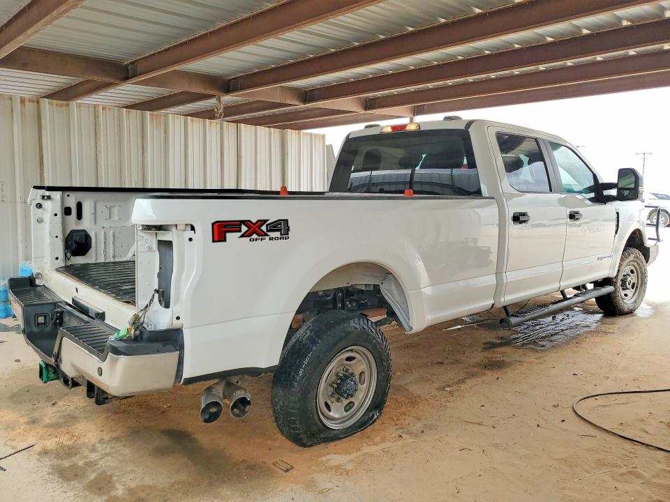 2022 Ford F350 VIN 1FT8W3BT0NED77464 COPART salvage auction — SIDE, Tx - Salvage Vehicle Title, sold $13,000 on 2026-07-30 (photo 3)
