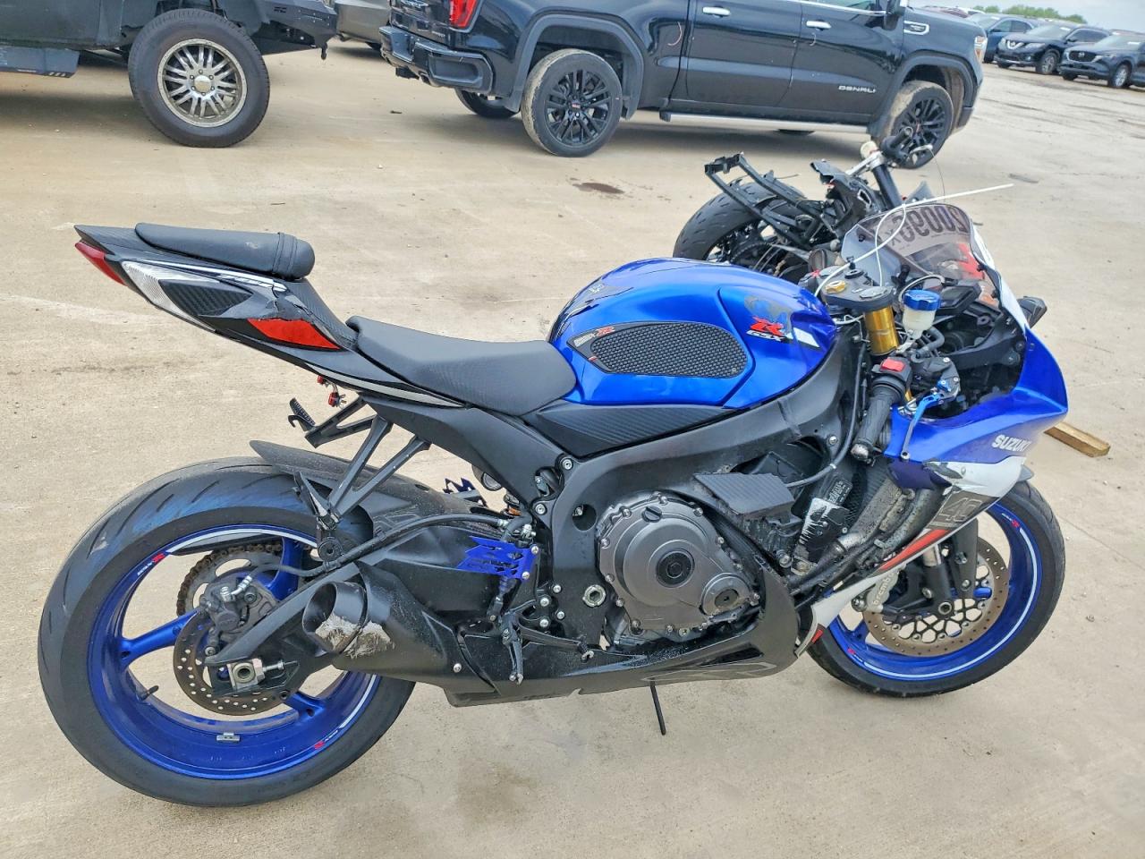 2026 Suzuki GSX-R750 VIN JS1GR7MA3T7101202 COPART salvage auction — Side, TX - SALVAGE VEHICLE TITLE, sold $4,900 on 2026-07-02 (photo 1)