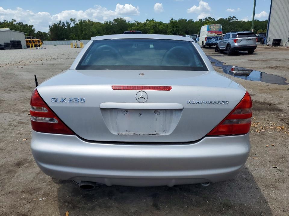 2001 Mercedes-benz Slk-class VIN WDBKK49F31F203933 COPART salvage auction — FRONT END, Fl - Cert Of Title Slvg Rebuildable, sold $450 on 2026-07-27 (photo 6)