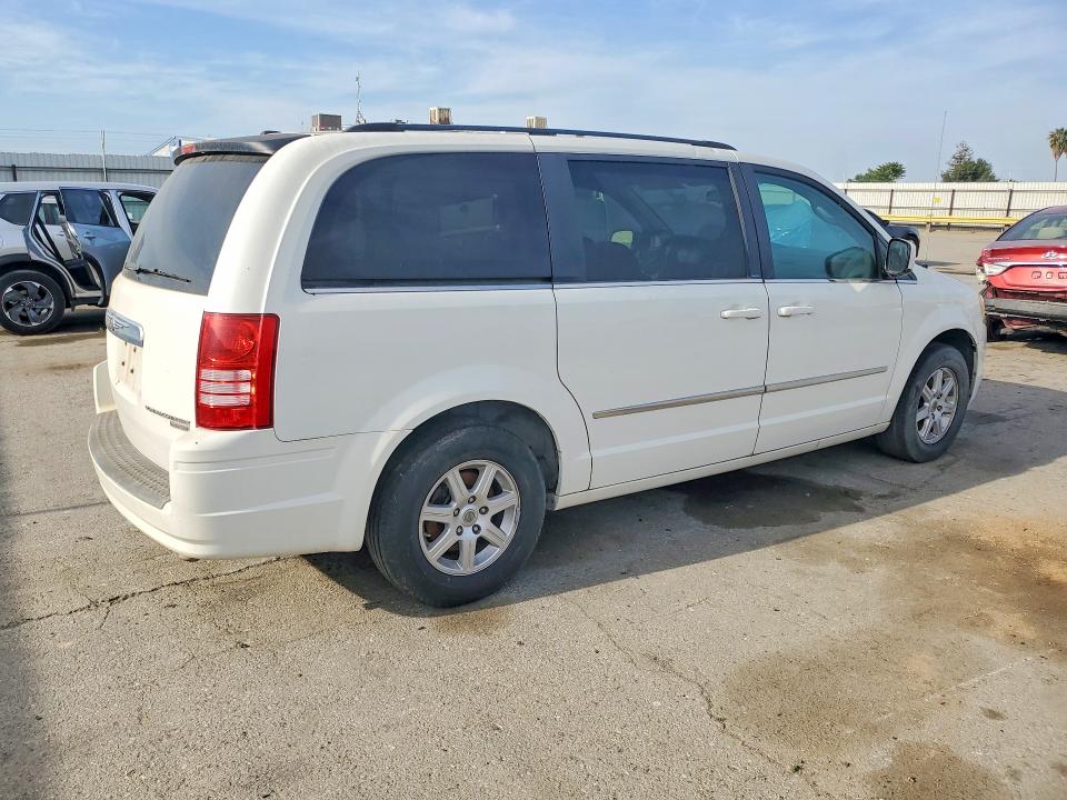 2010 Chrysler Town & country VIN 2A4RR5D18AR266090 COPART salvage auction — MINOR DENT/SCRATCHES, CA - APP FOR DUP CLEAN OR AC, sold $675 on 2026-07-17 (photo 3)